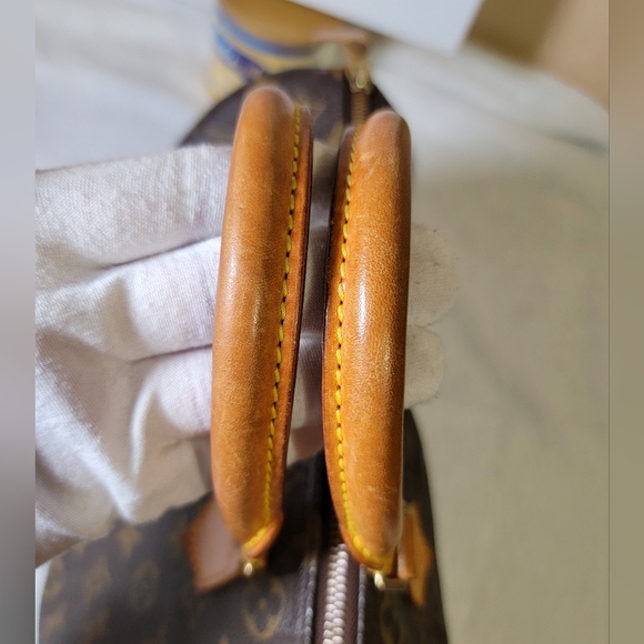 LOUIS VUITTON Speedy 30 Handbag - Picture 11 of 16